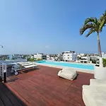 Kumaru Studio Steps From The Beach